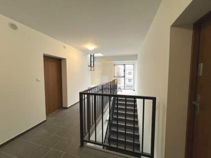 Nowy, dwa piętra apartament, Krzeptów-Wrocław 