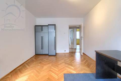 2 pkoje, 1 piętro, balkon, blisko Starówki