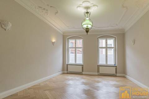 PIĘKNA NIERUCHOMOŚĆ W PRESTIŻOWEJ KAMIENICY