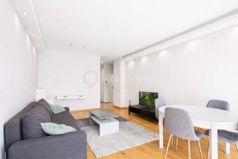 Balkon 11 m2 Dwustronne Ciche