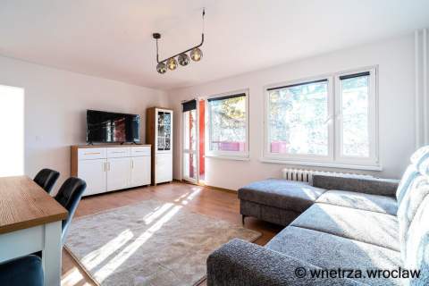 ŚWIEŻO PO REMONCIE-UMEBLOWANE-MED.MIEJSKIE-BALKON.