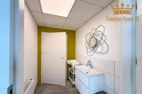 Wynajem lokal 130m2, ostatnie piętro, taras, Ursynów, Puławska
