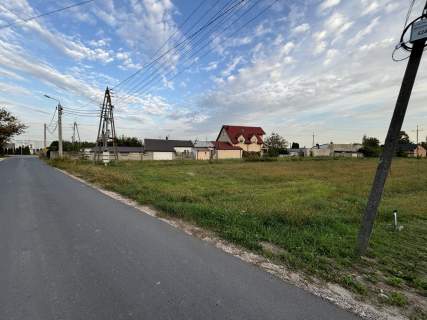 Działka budowlano-usługowa 1863 m2 w Święcicach.