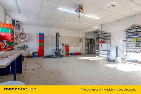 Nieruchomość mieszkaniowo-usługowa w Józefowie.