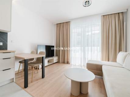 2 POK OK 35,4 M2 BLISKO CENTRUM Z DUŻYM BALKONEM