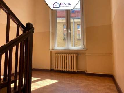 Przestronne mieszkanie z antresolą w Centrum