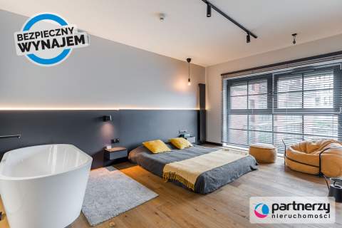 Dwupoziomowy apartament z ogrodem