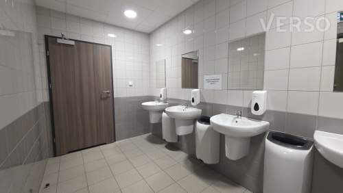 Produkcja/magazyn 3915 mkw. Biuro 450 mkw.