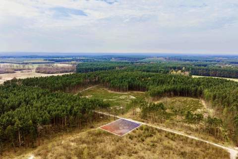 Działka budowlana w bezpośrednim sąsiedztwie lasu
