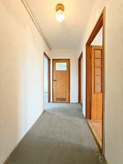 Mieszkanie 52 m 2/3 pokoje 3 piętro Rynek balkon