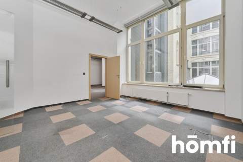Na wynajem przestronny lokal 260 m2 Rynek 1 piętro