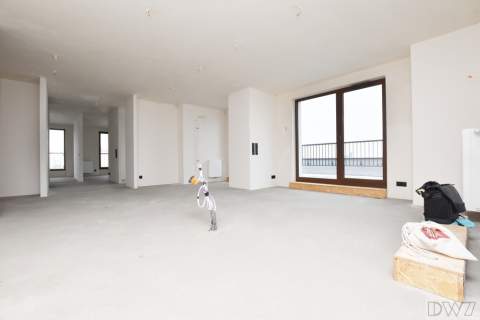 4 pokoje,3 m.postojowe,taras 40 m2,widok na Wawel