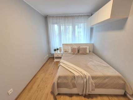 Gaj, Duży balkon, Piwnica, Umeblowane