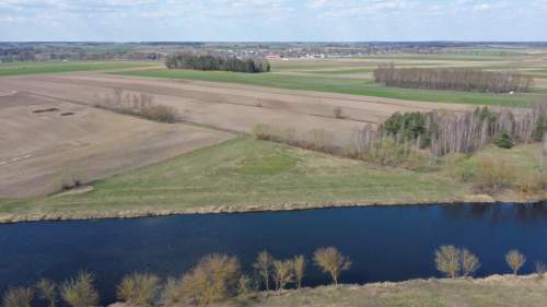 Działka z linią brzegową i warunkami zabudowy w sam raz dla Ci