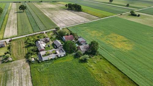 Siedlisko z dużym ogrodem, sauną i fotowoltaiką