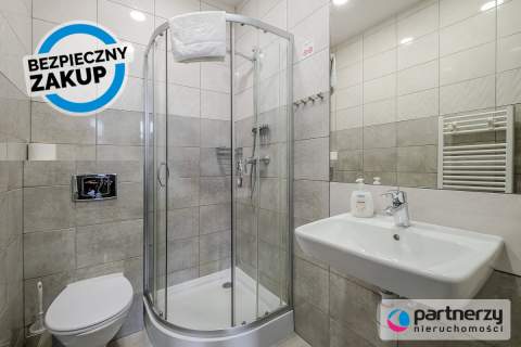 Działający, 11-pokojowy hostel w centrum miasta 