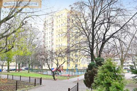 Saska Kępa, 2 pokoje. Balkon. VI piętro