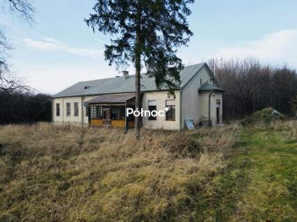 Na sprzedaż piękny dwór w Stańkowie