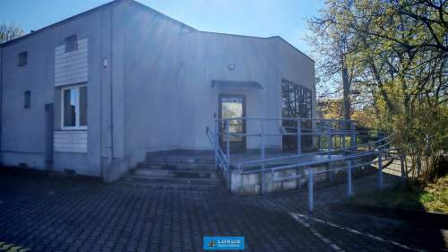 Samodzielny budynek usługowy 175 m2 z parkingiem