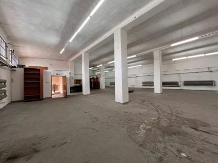 Hala magazynowa o powierzchni 324 m2.