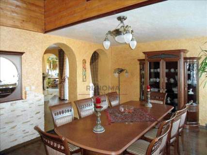Luksusowy dom w pobliżu Legnicy.