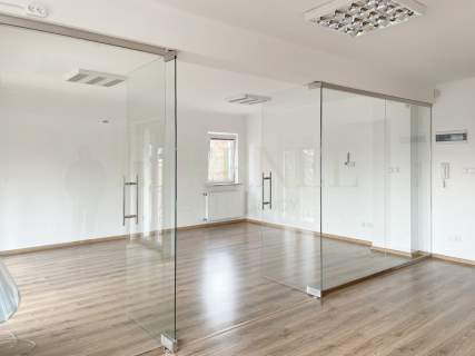 Przestronna siedziba firmy   350 m2 blisko centrum
