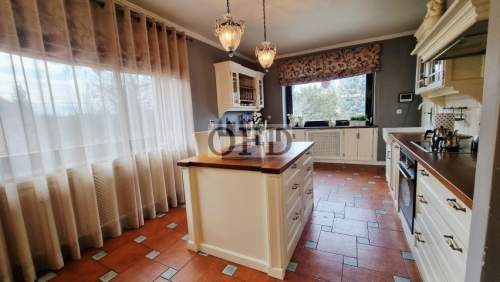 Rezydencja 300 m2 z basenem dz. 3000 m2 Smolec