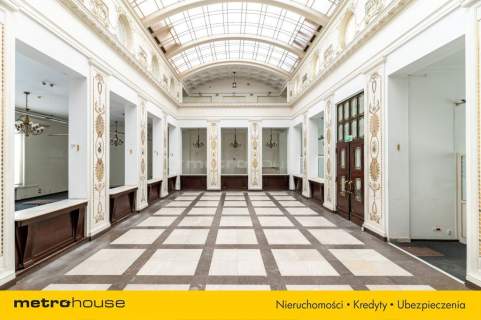 REPREZENTACYJNA KAMIENICA - DAWNA SIEDZIBA BANKU