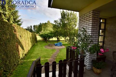 Ładny gotowy dom wraz z piekną dziąłką