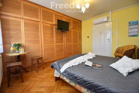 2 domy, 7 pokoi 160 m2 b.gospodarcze, staw i las