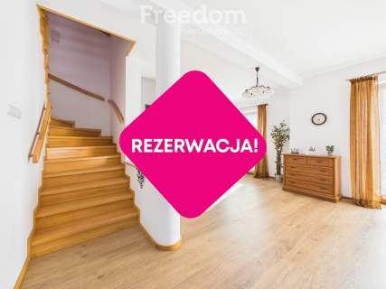 Dom z garażem w atrakcyjnej lokalizacji