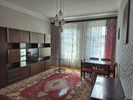 3 pok w kamienicy za 385 000 zł