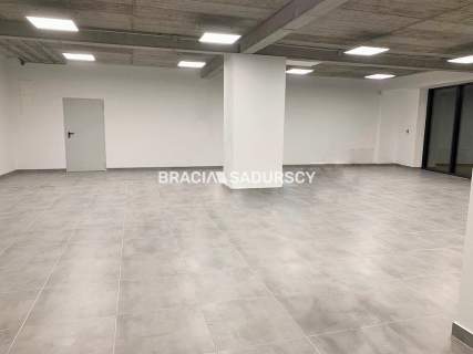 nowy lokal 170 m2 Sakwina