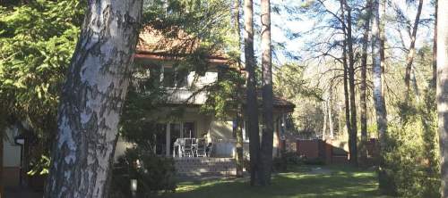 Przestronny dom Konstancin starodrzew