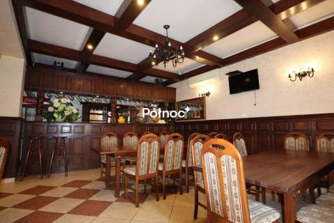 Kompleks restauracyjny z salą imprez