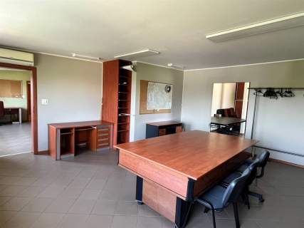 Biuro na sprzedaż, 450 m2, Jędrzejów
