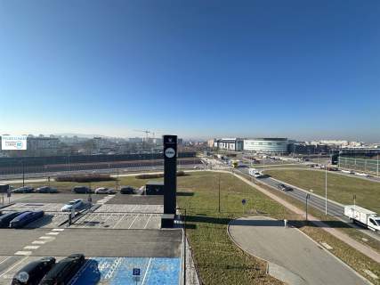 Na wynajem Lokal użytkowy w Sky Trust