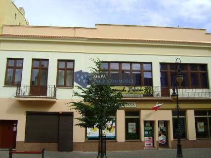 Inwestycyjny lokal z dwiema salami, Centrum