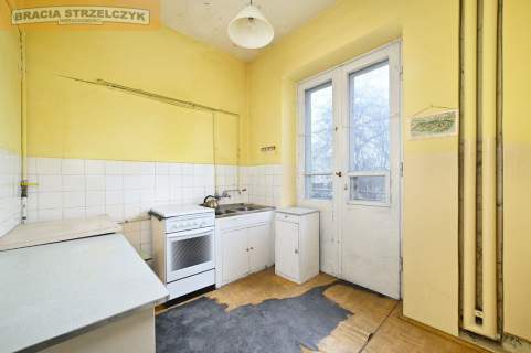Przedwojenne mieszkanie 3,3 m wysokości