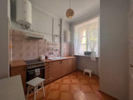 W kamienicy rozkładowe z potencjałem 90 m2