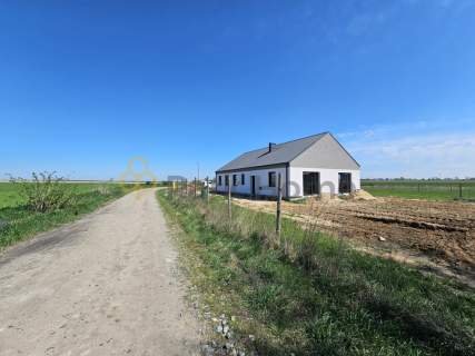 Wyrzeka / Kadzewo - dom w zabudowie bliźniaczej