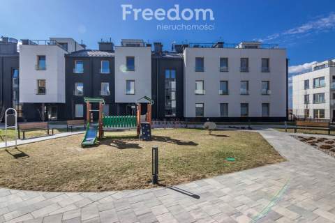 4 pokojowy, dwupoziomowy apartament, 84 m2