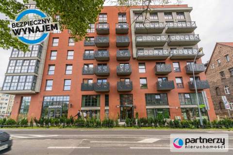 Dwupoziomowy apartament z ogrodem