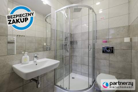 Działający, 11-pokojowy hostel w centrum miasta 