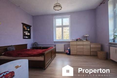 Dom inwestycyjny z 4 lokalami przy Miedwiu