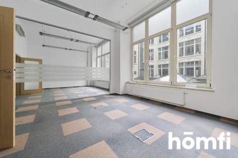 Na wynajem przestronny lokal 260 m2 Rynek 1 piętro