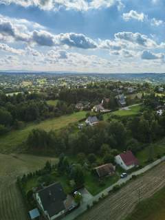 870 PUM, Siercza 500m od szkoły.