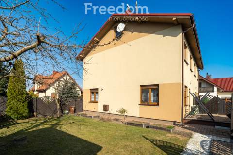 Komfortowy dom z ogrodem, kominkiem i fotowoltaiką