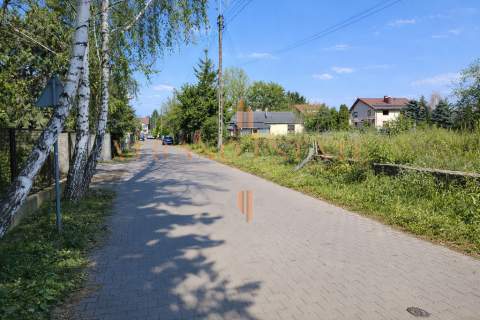 Teren inwestycyjny - centrum Łomianek ul. Agawy