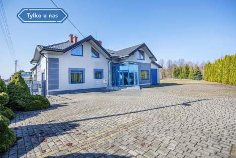 Dom jednorodzinny z lokalem/ Blisko Częstochowy
